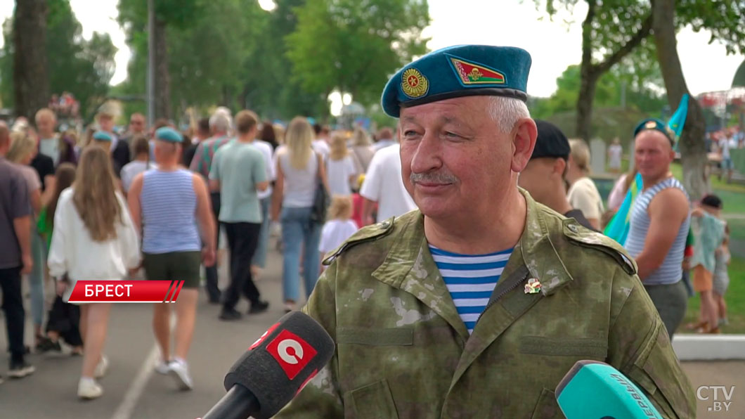 Первые на земле, в воде и воздухе! Как отметили День десантников и сил специальных операций ВС?-10 Первые на земле, в воде и воздухе! Как отметили День десантников и сил специальных операций ВС?-10