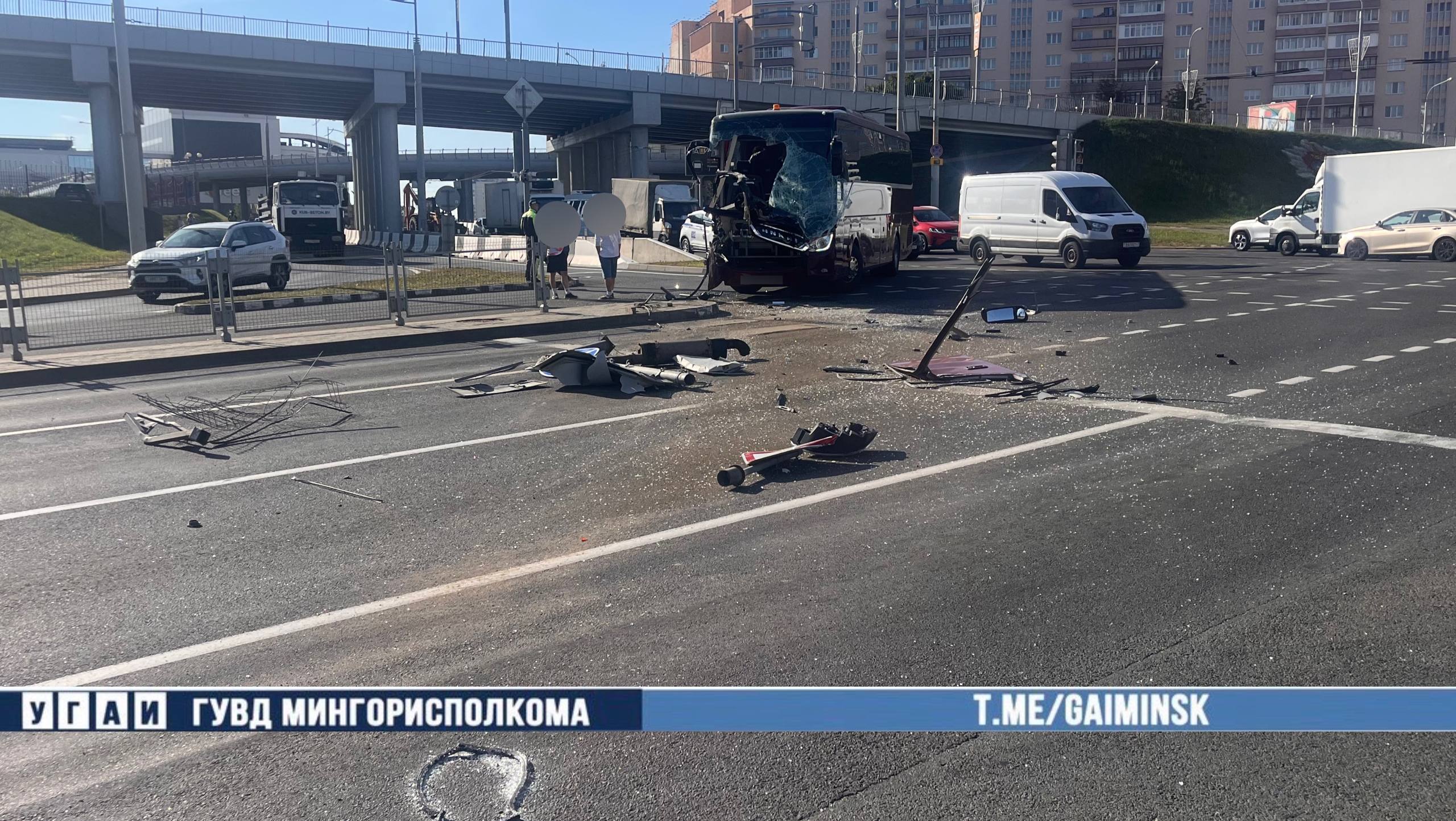 В Минске произошло ДТП с участием автобуса и грузового автомобиля, пострадавших нет В Минске произошло ДТП с участием автобуса и грузового автомобиля, пострадавших нет