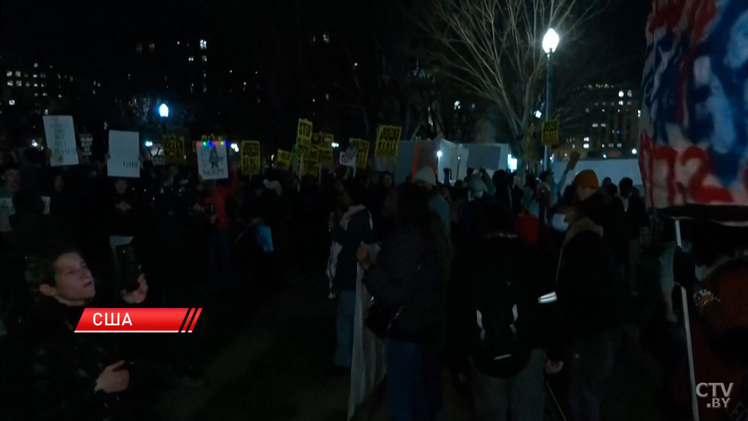В Миннеаполисе проходят массовые протесты после убийства женщины агентом антимиграционной службы-1