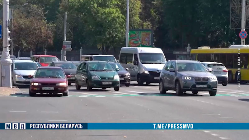 С 25 августа по 5 сентября водители должны двигаться с ближним светом фар