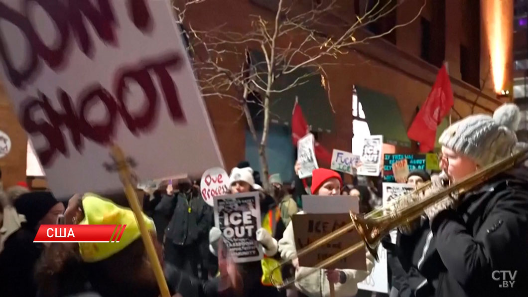 В Миннеаполисе проходят массовые протесты после убийства женщины агентом антимиграционной службы-3