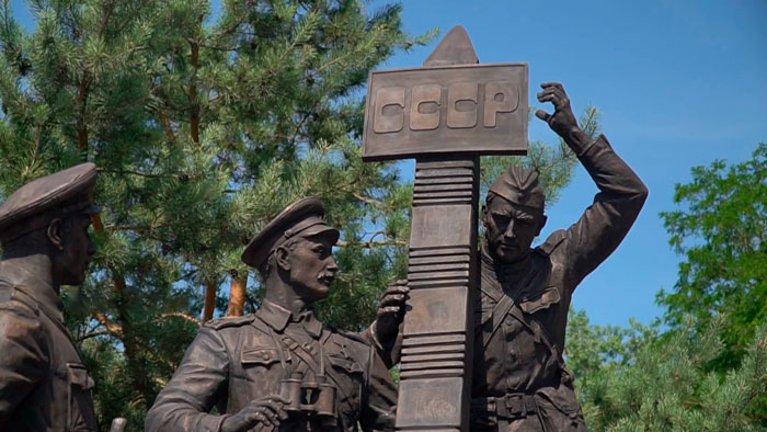 У Северных ворот Брестской крепости появилась масштабная скульптурная композиция