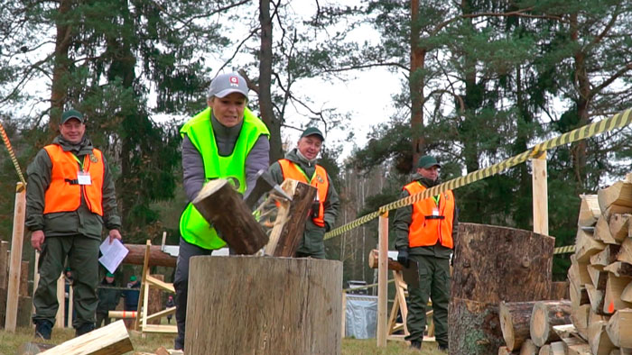 7 ноября на берегу водохранилища «Вяча» состоится чемпионат по колке дров среди СМИ 7 ноября на берегу водохранилища «Вяча» состоится чемпионат по колке дров среди СМИ