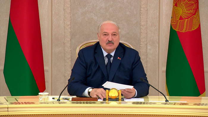 Лукашенко предлагает расширять сотрудничество с Сибирью через развитие мультибрендовых центров