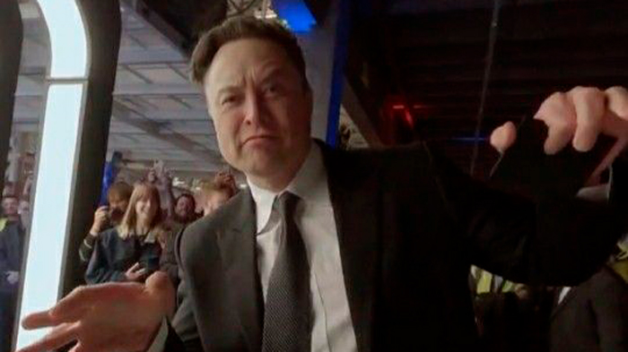 Компания Маска SpaceX купила другую его компанию xAI – зачем