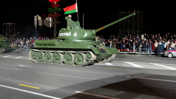 Военный парад в Минске ко Дню Победы пройдет 9 мая вечером-0