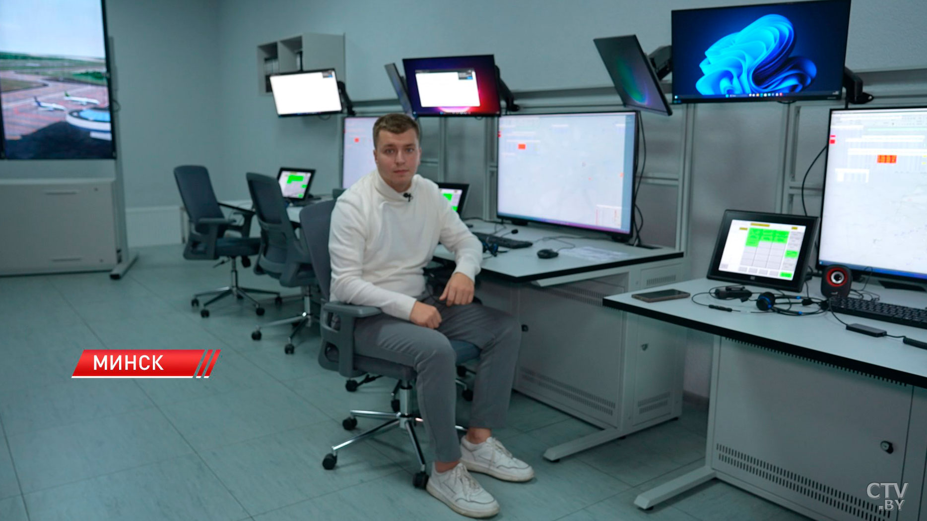 День работников гражданской авиации отметят 2 ноября. Как готовят будущих пилотов в Беларуси-12