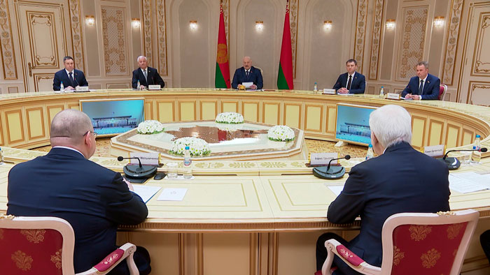 Лукашенко провёл встречу с губернатором Пензенской области России