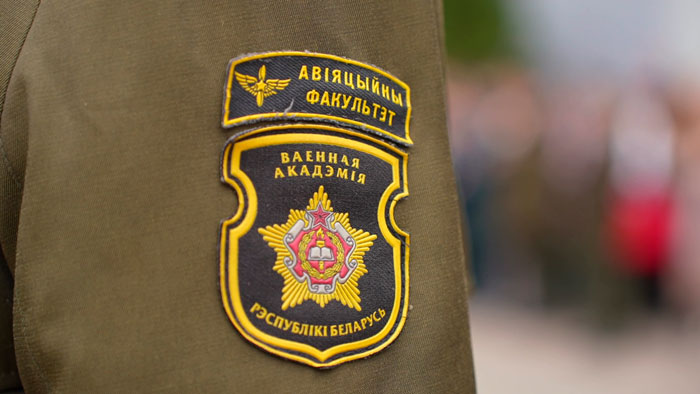 На плацу авиафакультета Военной академии Беларуси прошёл выпуск офицеров-лётчиков