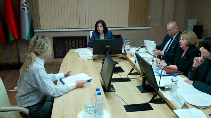 Сенаторы проводят единый день приёма граждан во всех районах Гомельской области