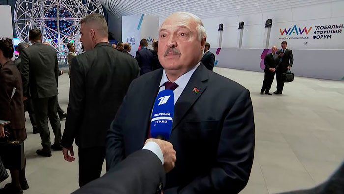 «Уже в пути» – Лукашенко спросили про «Орешник» на атомном форуме в Москве