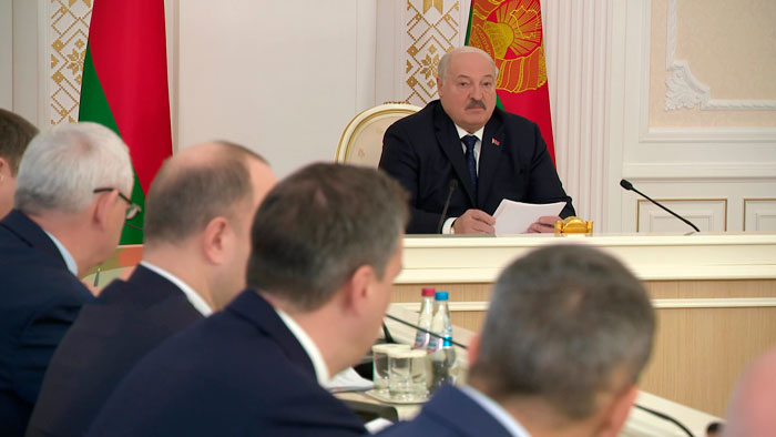«Наручники наденьте и притащите ко мне» – Лукашенко призвал бизнесменов не замалчивать проблемы