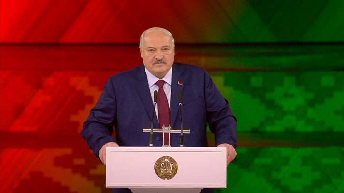 Лукашенко: мир вокруг быстро меняется, нам сейчас не до внутренних игр и разборок