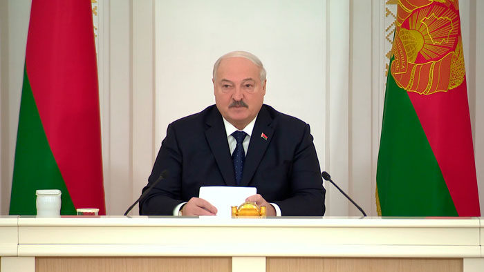 Лукашенко – бизнесменам: мы собрались не для того, чтобы поулыбаться, есть вопросы – обозначайте их Лукашенко – бизнесменам: мы собрались не для того, чтобы поулыбаться, есть вопросы – обозначайте их