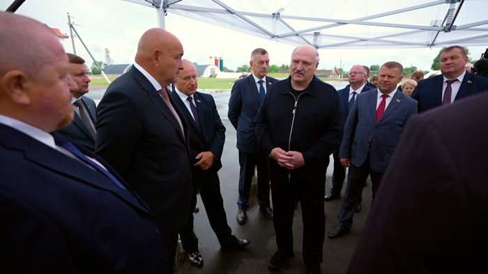 Лукашенко: надо ускоряться в два раза, если хотим выжить