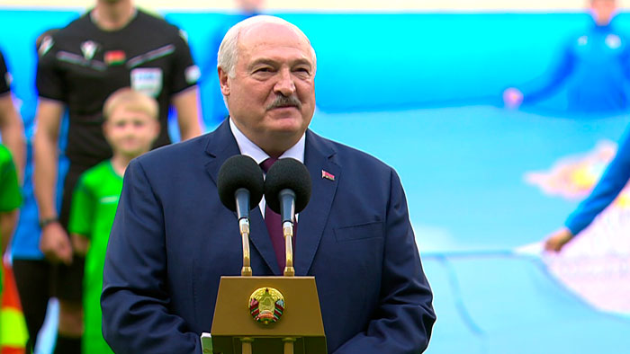 Лукашенко про Нацстадион: футболисты, получив такой подарок, наконец начнут оправдывать наши ожидания