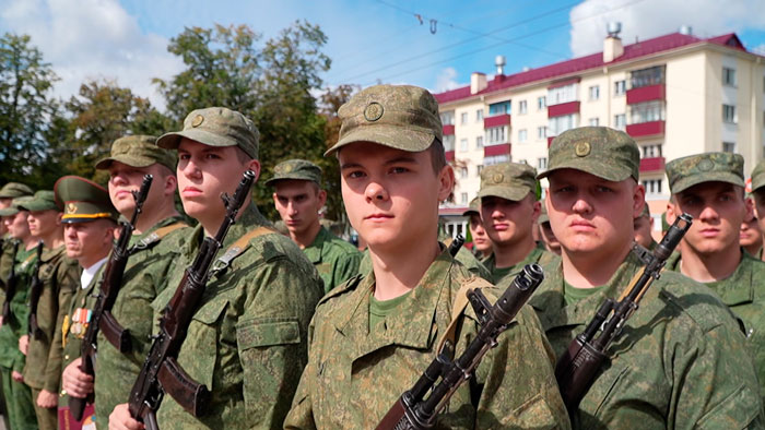 В Гомеле 150 студентов принесли военную присягу
