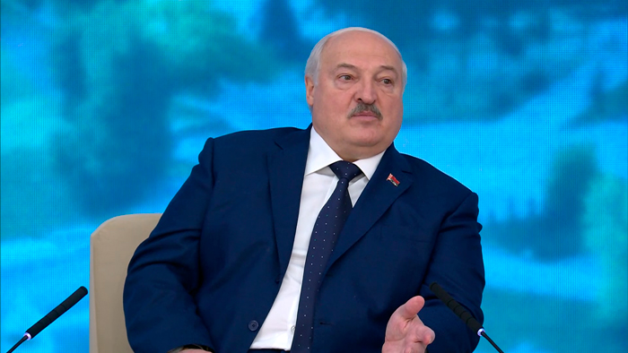 Лукашенко: знания можно получить и в БГУ, и в университете имени Машерова – одинаково