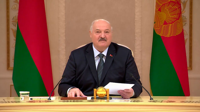Западу не удалось нас наклонить! Главное из переговоров Лукашенко с российской делегацией Западу не удалось нас наклонить! Главное из переговоров Лукашенко с российской делегацией