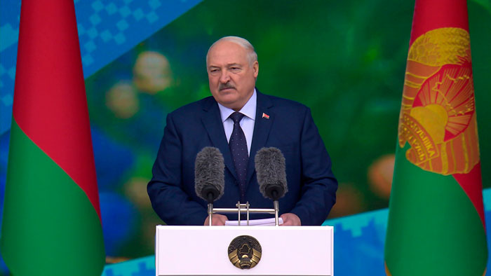 Лукашенко: мы сотни миллионов долларов тратим на закупки кормов! На что Президент ориентирует аграриев?