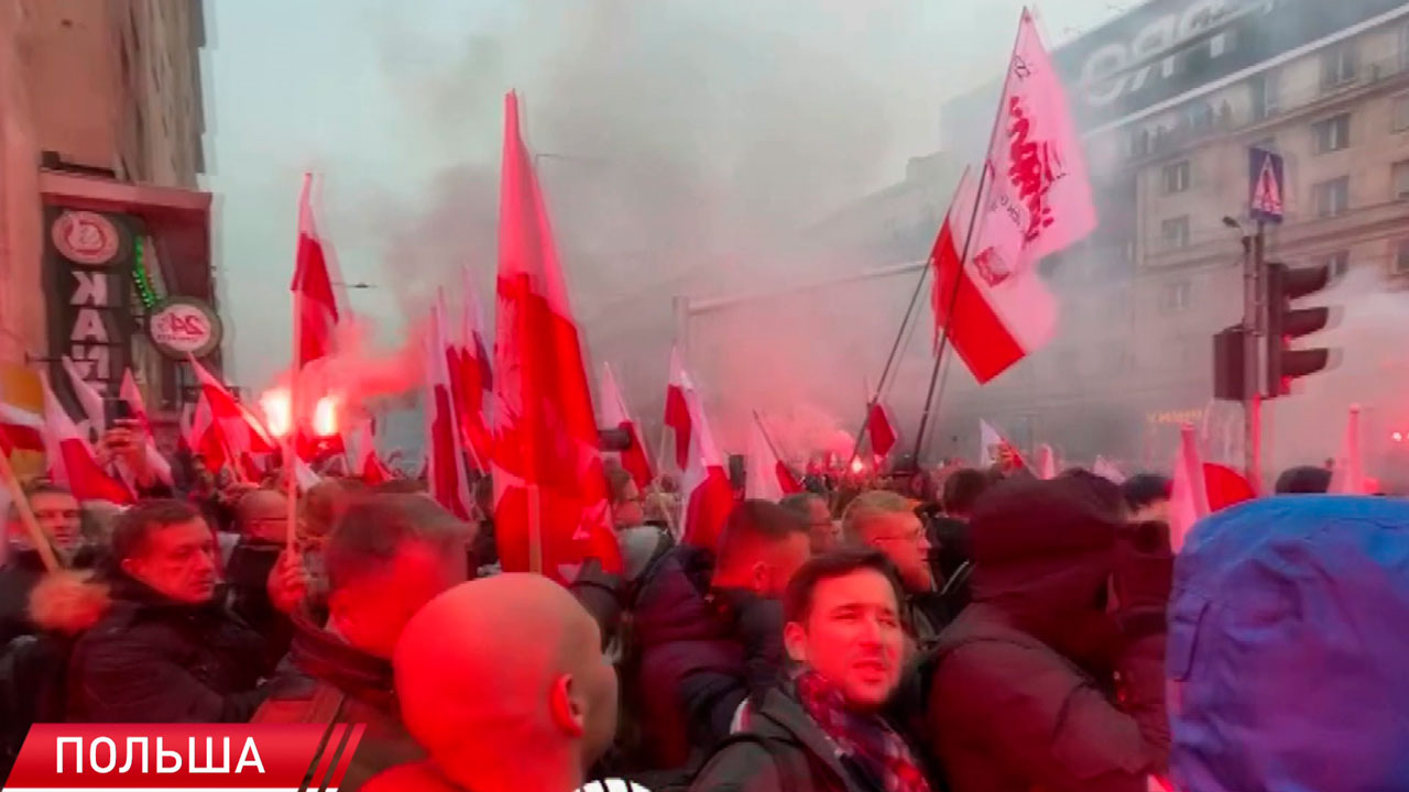 В Варшаве прошёл марш националистов по случаю Дня независимости-2 В Варшаве прошёл марш националистов по случаю Дня независимости-2