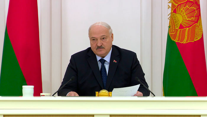 Лукашенко – учёным: я не против того, чтобы люди получали, но деньги должны быть заработанными