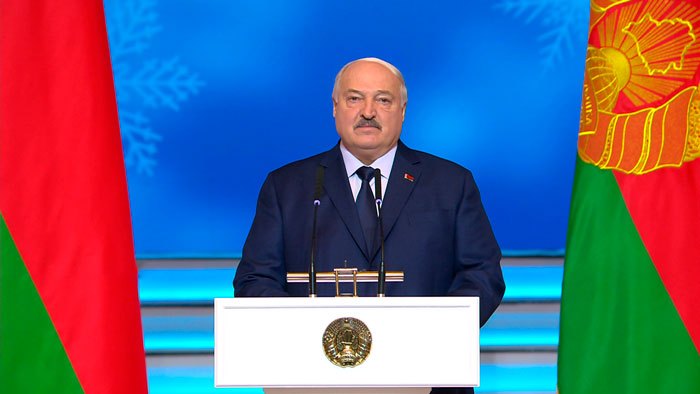 Лукашенко – лауреатам: благодаря вам наша родная Беларусь остаётся островком мира и спокойствия