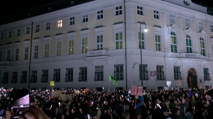 В Вене прошёл многотысячный митинг – председатель правой Партии свободы формирует новый кабмин