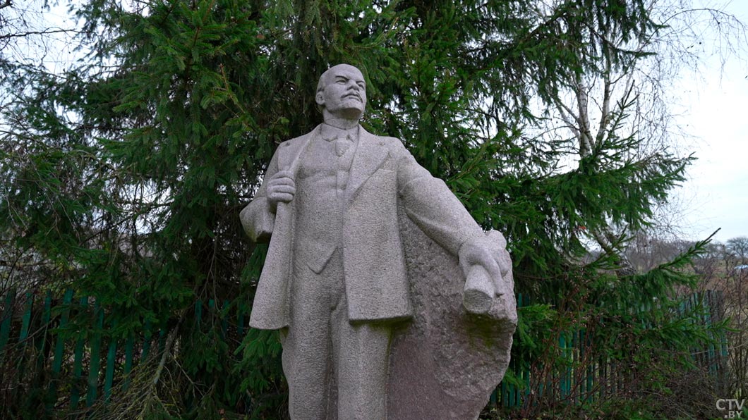 «К Ленину больше заходят!» Белорус создал атмосферный музей в деревне, где можно перенестись в XX век-4