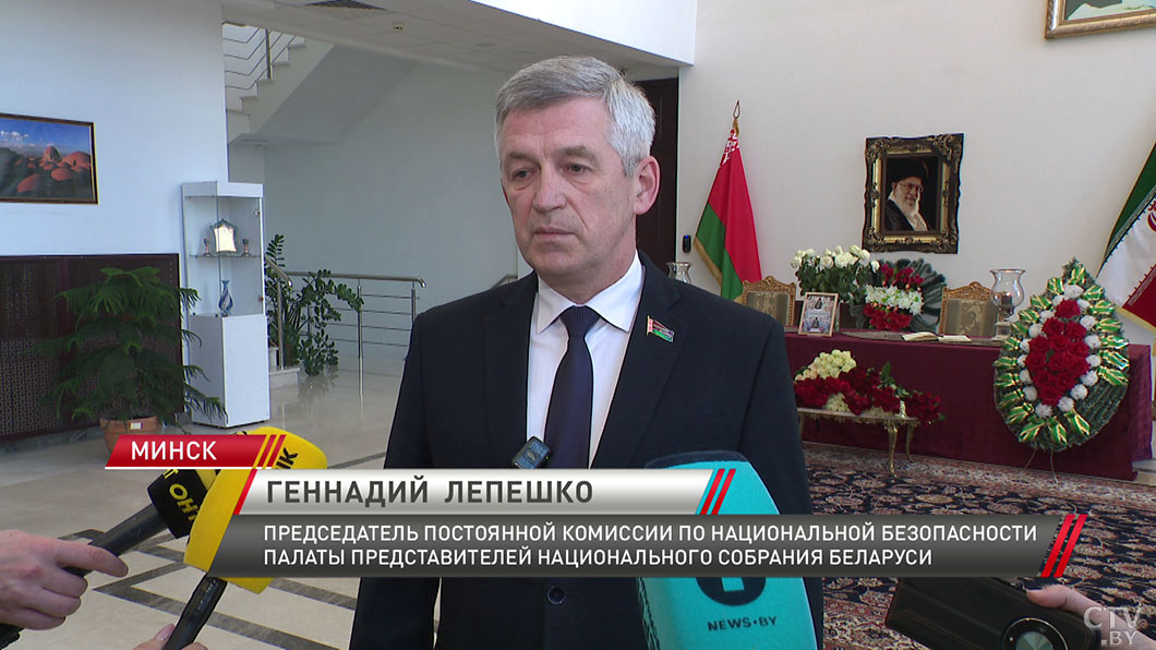 Белорусские парламентарии оставили запись в Книге соболезнований в посольстве Ирана-4