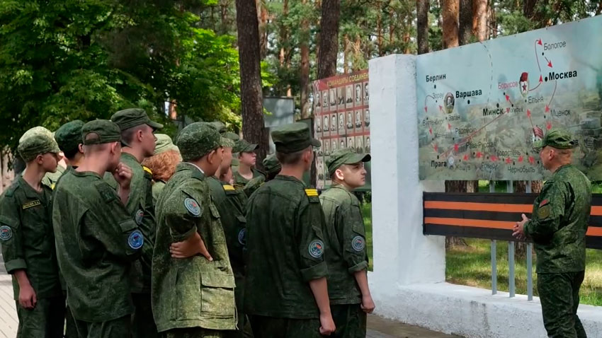 На базе 72-го гвардейского учебного центра проходят сборы центра патриотического воспитания «Вектор»