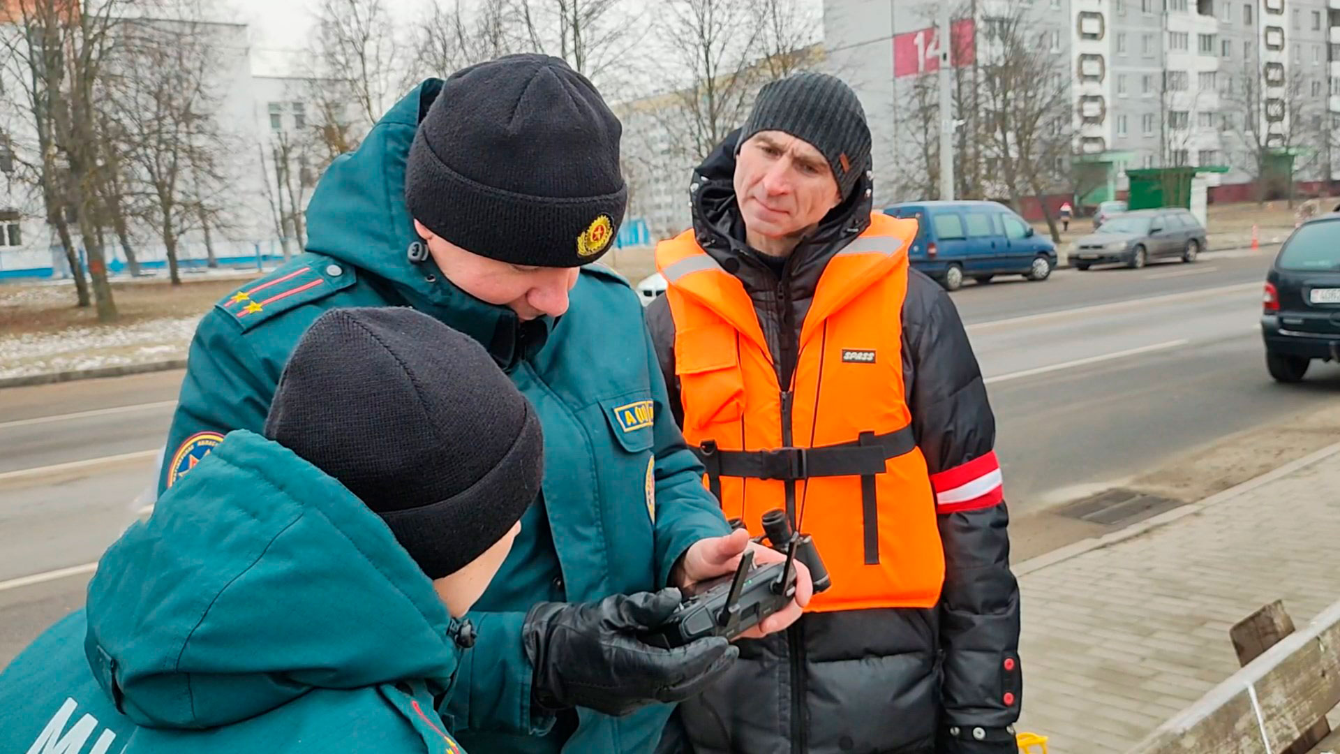 В Могилёве спасатели контролируют обстановку на льду с помощью квадрокоптера