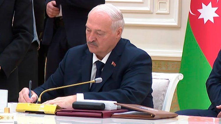 «Зачем терять то, что имеем». Лукашенко призвал руководство Молдовы подумать о простых людях
