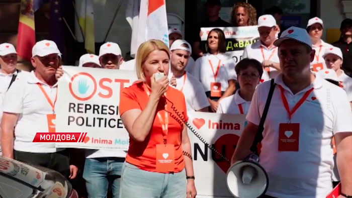 В Молдове правоохранители провели обыски у оппозиционных активистов и политиков