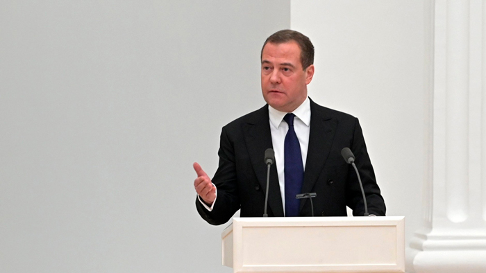 Медведев назвал слова Трампа об отношениях с РФ «театральным ультиматумом»