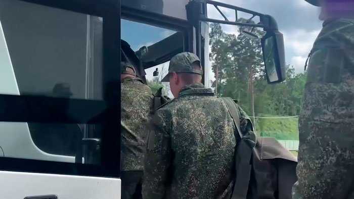 Россия и Украина начали передачу военнопленных в возрасте до 25 лет