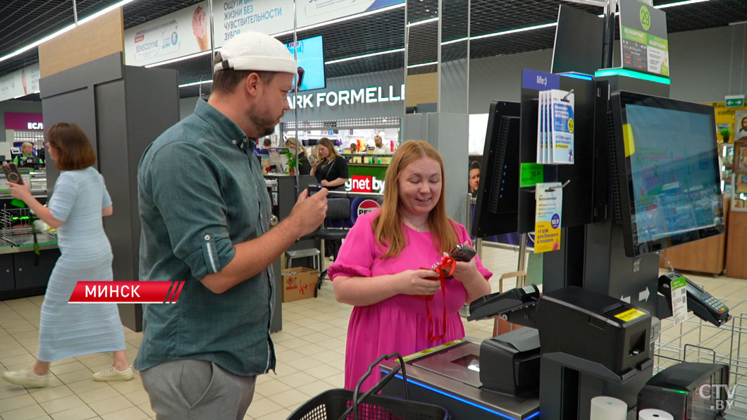 Теперь надо сканировать ещё и QR-код – рассказываем про нововведения на кассах самообслуживания-8