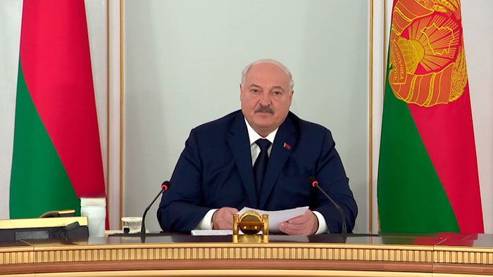 Дисциплины и порядка нет! Лукашенко раскритиковал ход уборочной кампании в Витебской области