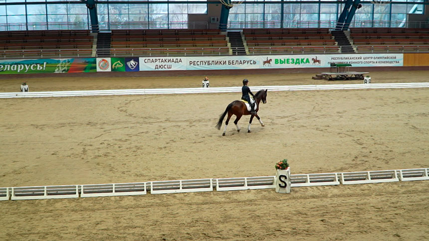 В Ратомке проходит спартакиада ДЮСШ по конной выездке