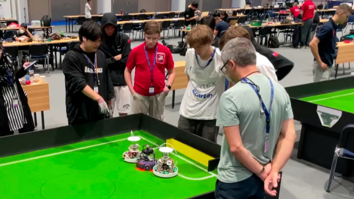 Студенты БГУ заняли первое место на международном чемпионате по интеллектуальной робототехнике