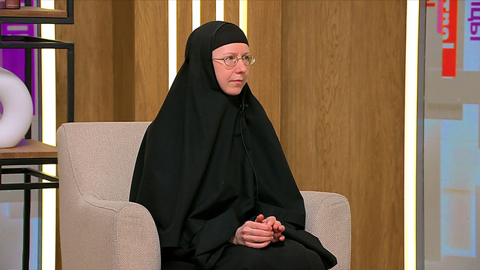 Ходим на службы, печём куличи и красим яйца – монахиня о подготовке к предстоящей Пасхе