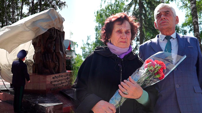 Земля не выдерживала! Память жертв из Казимировского леса увековечили в камне