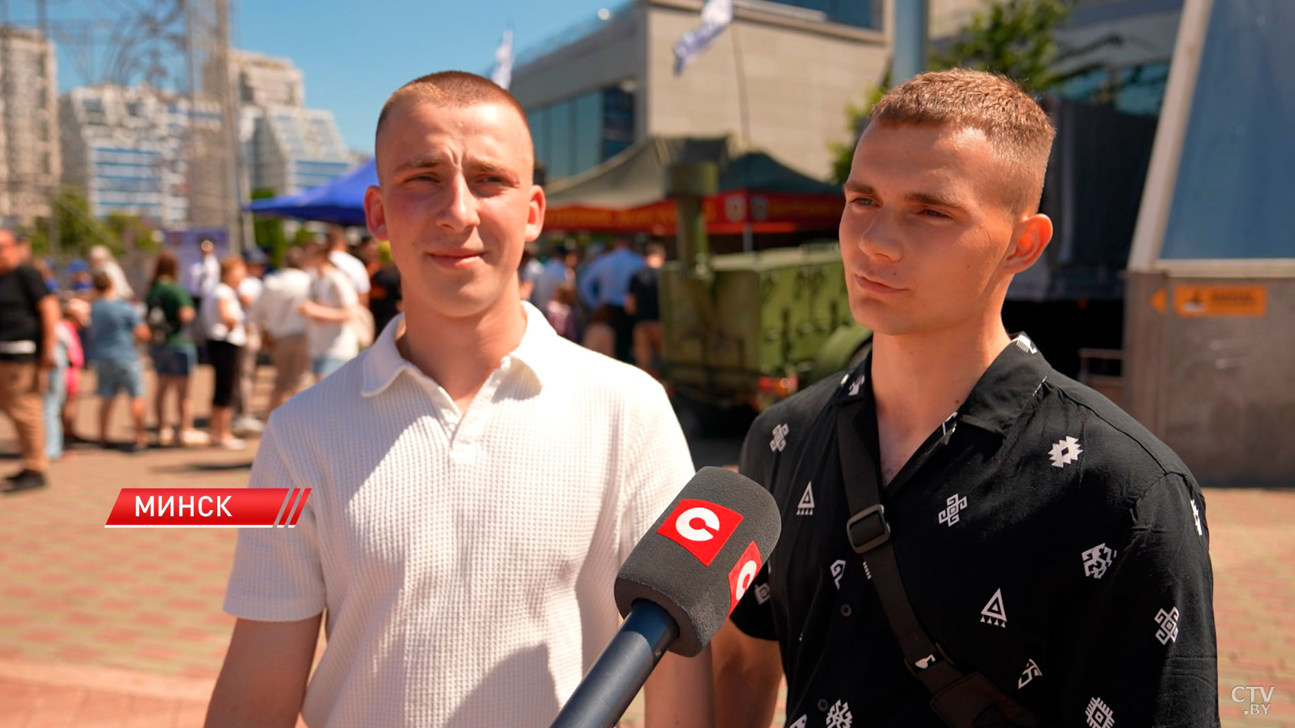 Город в атмосфере праздника! Как отмечают День Независимости возле Национальной библиотеки-10