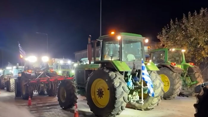 Фермеры в Греции вновь проводят масштабную акцию протеста