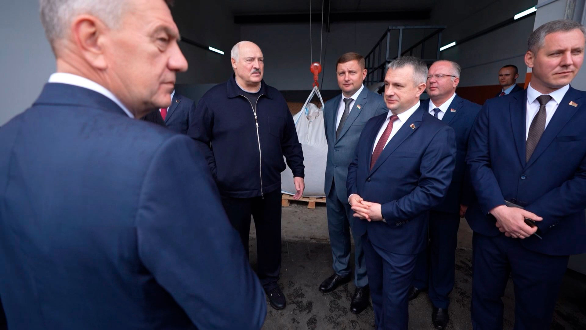 Лукашенко на пеллетном заводе: «Мы из говна делаем чудо, понимаешь? Вот заголовок»