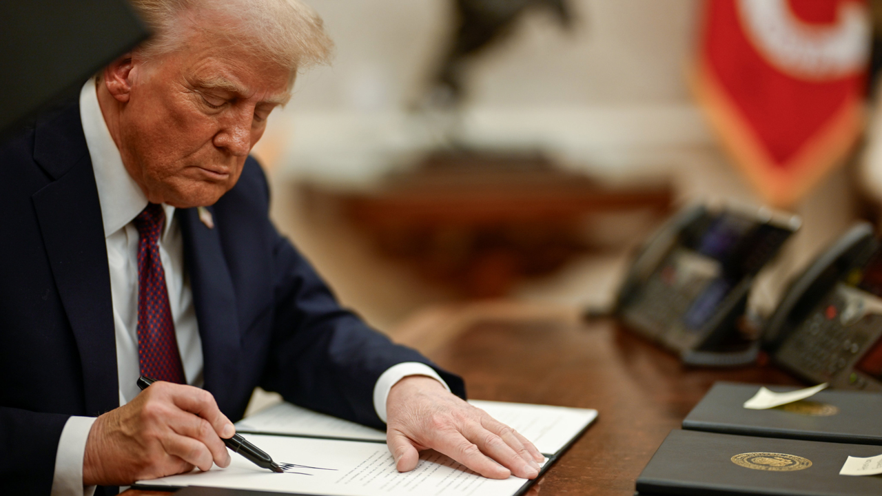 В США Трамп подписал указ о рассекречивании документов об убийстве Кеннеди