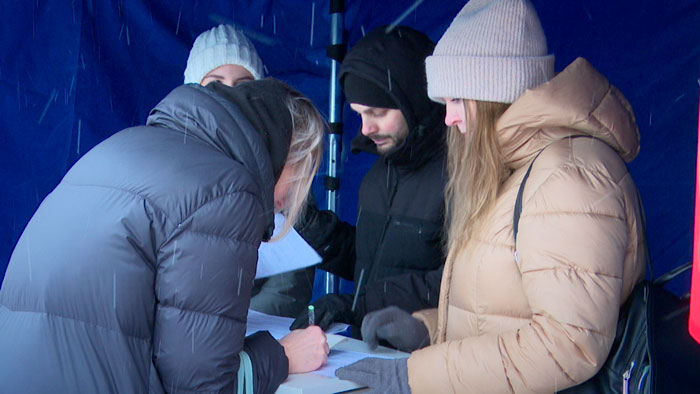 Белорусы о выборах: главное, чтоб было мирное небо над головой