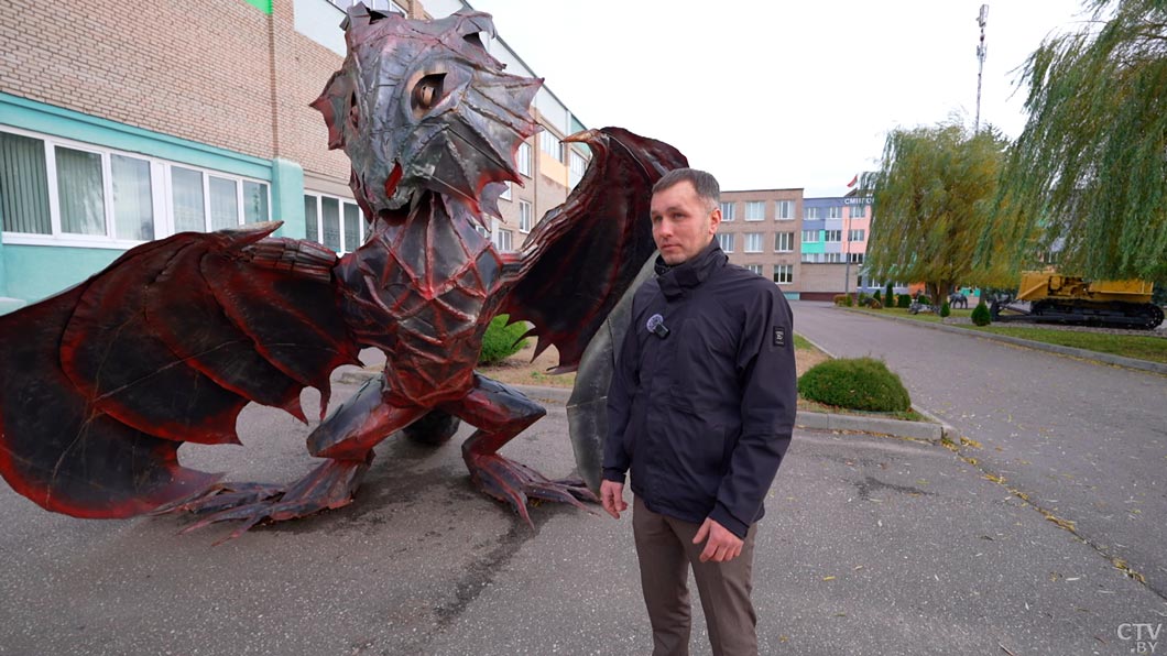 Таких символов года вы точно не видели! Директор колледжа создаёт металлические фигуры в стиле стимпанк-5