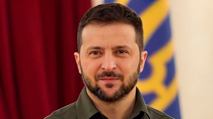 Зеленский поговорил с новым Папой и пригласил его в Украину-0
