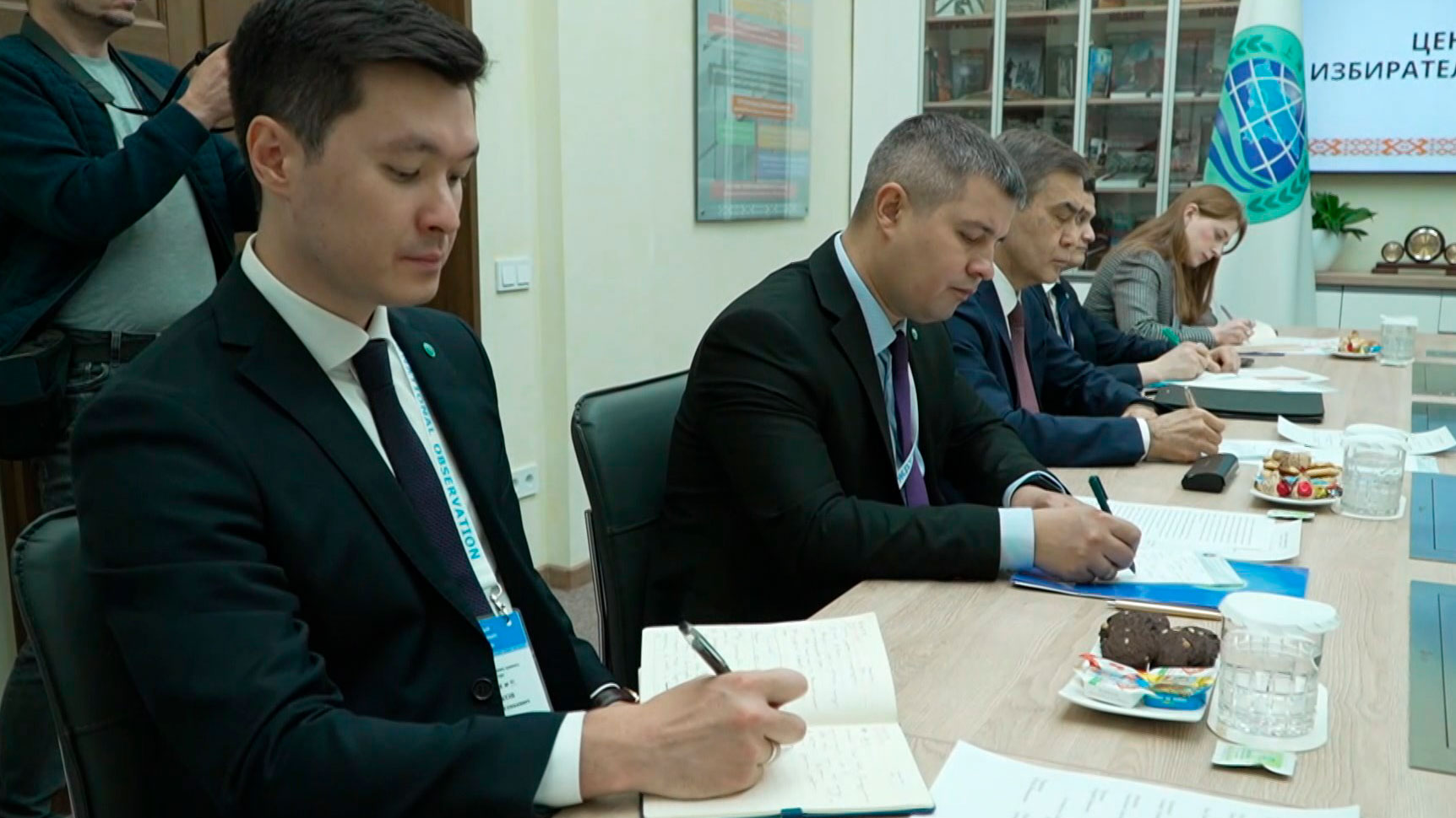В ЦИК встретились с международными наблюдателями на выборах Президента